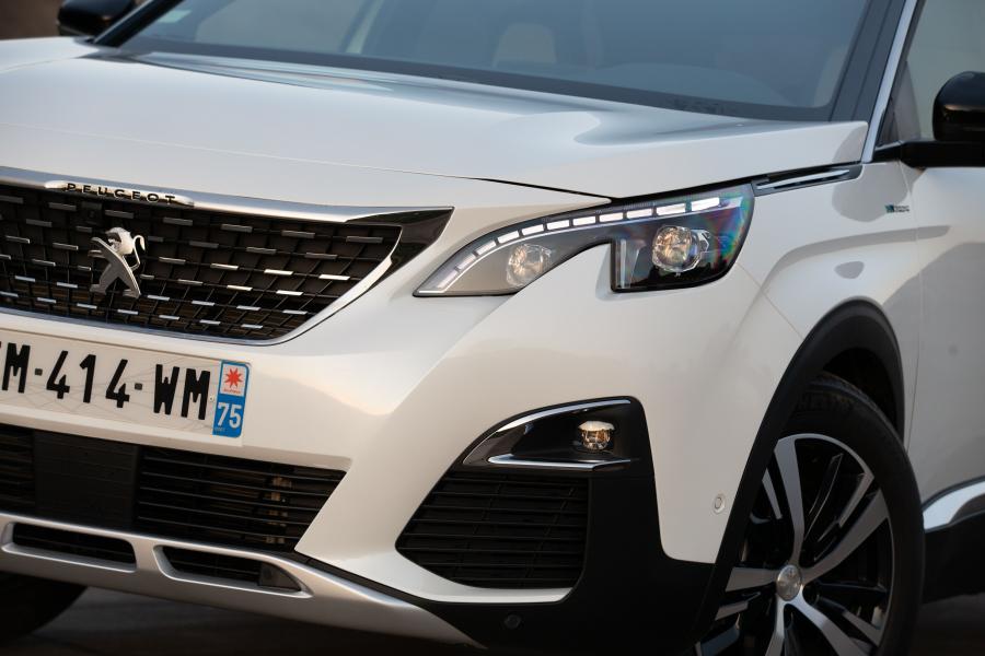 Детали экстерьера Peugeot 3008 GT HYBRID4 2019 года  (WW) (фото 26 из 40)